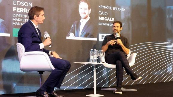 Retomada do trabalho presencial exige reconfiguração dos escritórios em 2024